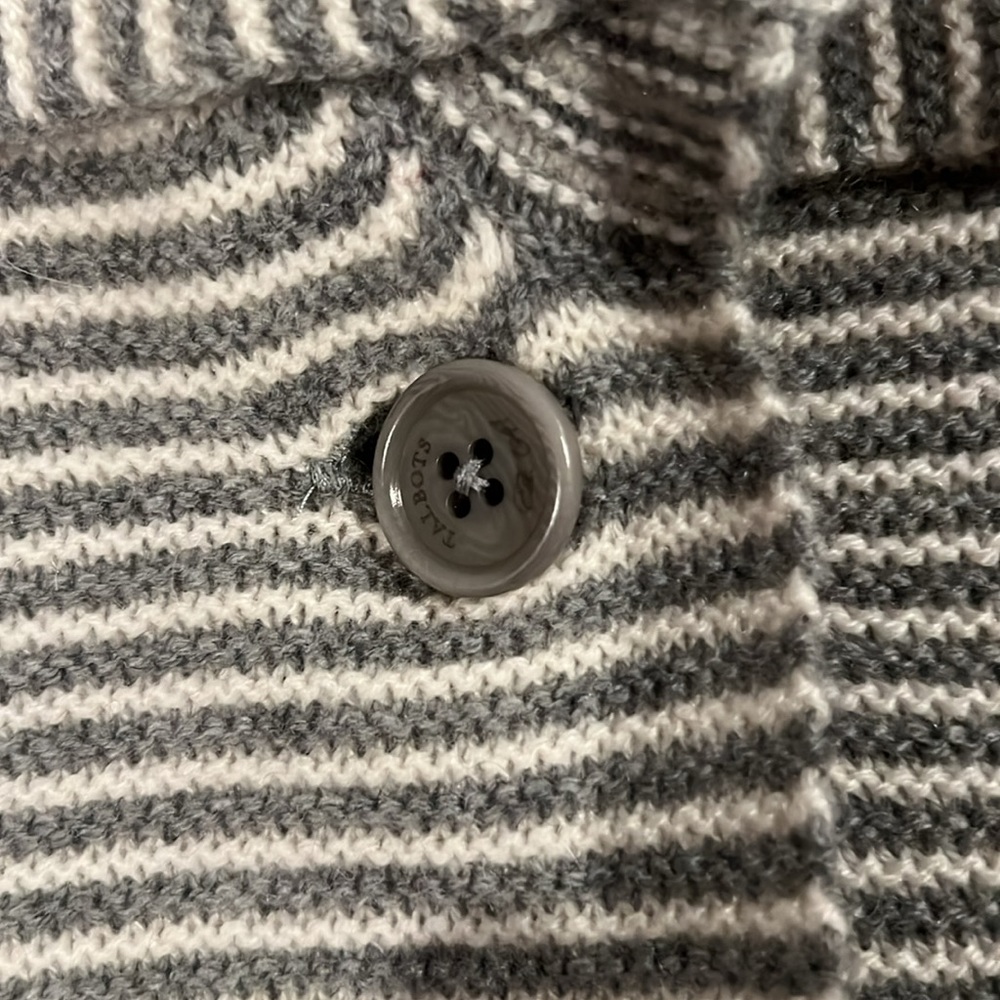 Talbots, Women’s large petite, gray & white one button sweater. - Picture 7 of 7